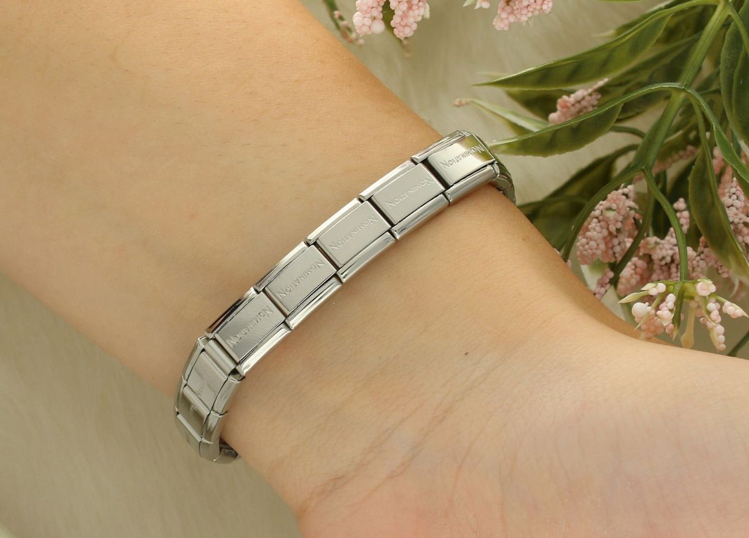 Luksusowy zegarek damski Nomination Composable Paris 076036008 z bransoletą Composable Classic. Masa perłowa, cyrkonie, wodoszczelność 3ATM, obwód 18 cm z mo1.jpg